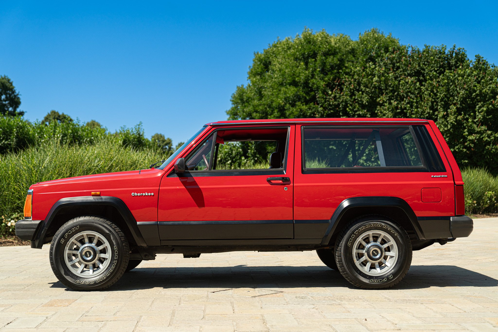 Jeep CHEROKEE 2.8 V6 