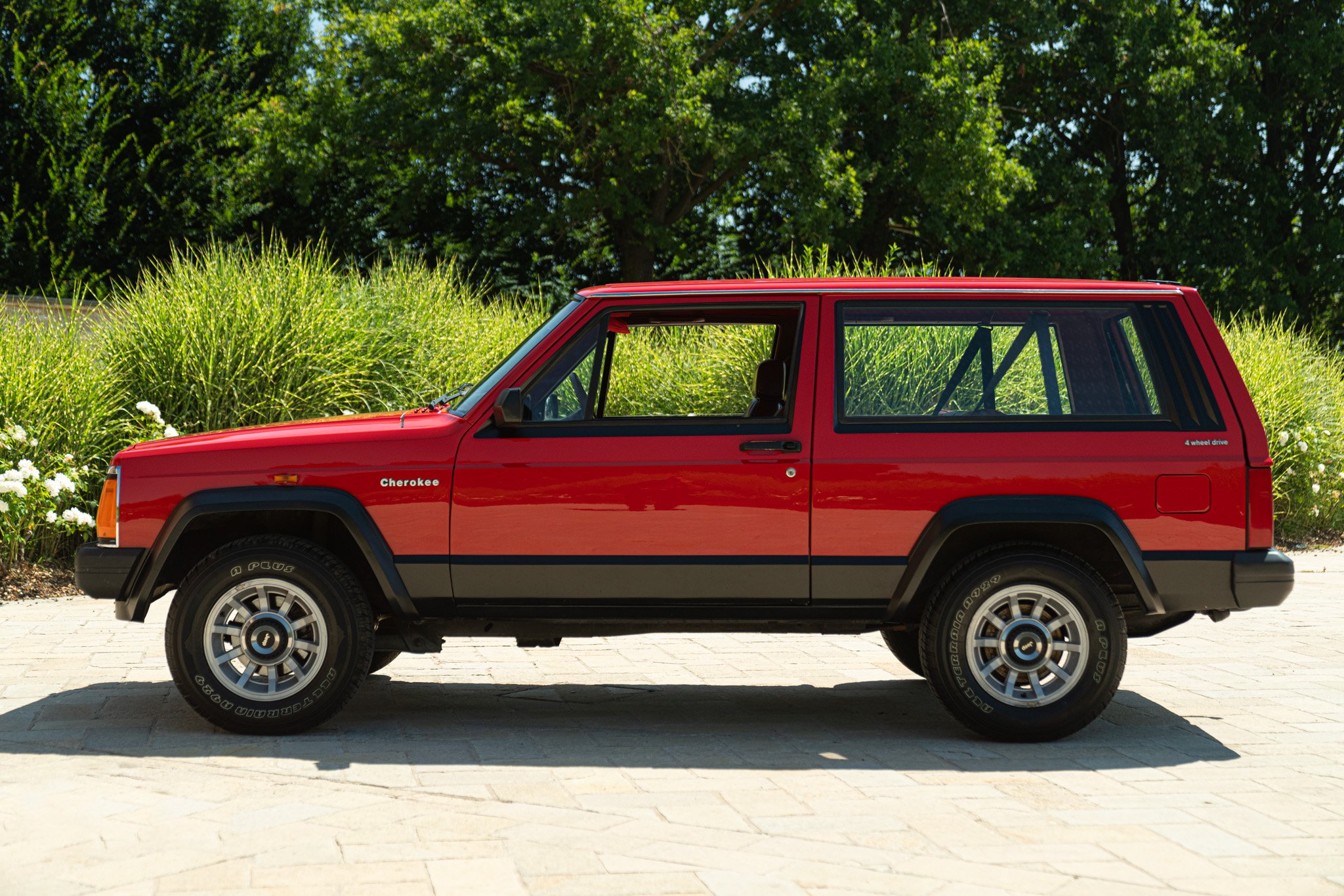 Jeep CHEROKEE 2.8 V6 