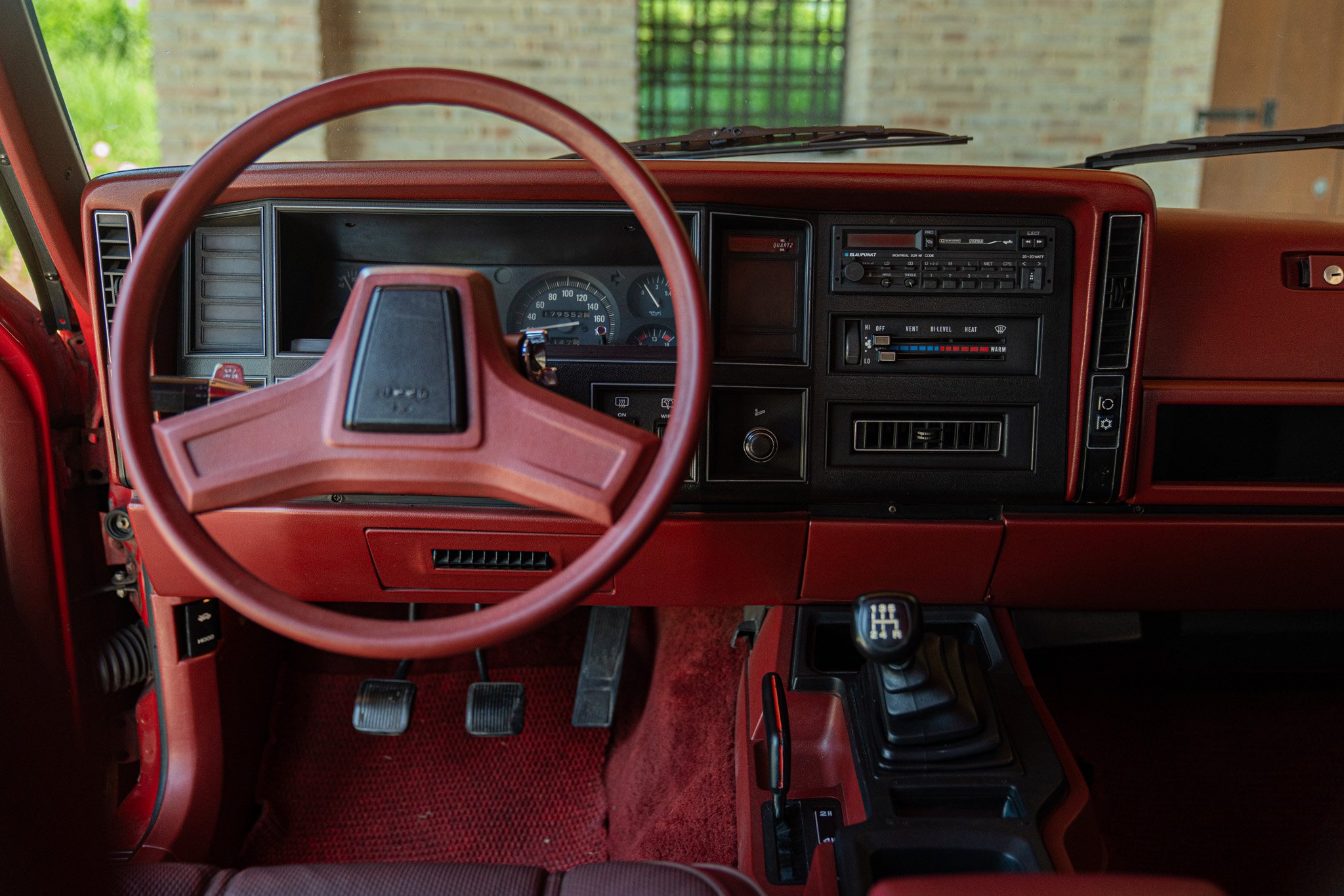 Jeep CHEROKEE 2.8 V6 