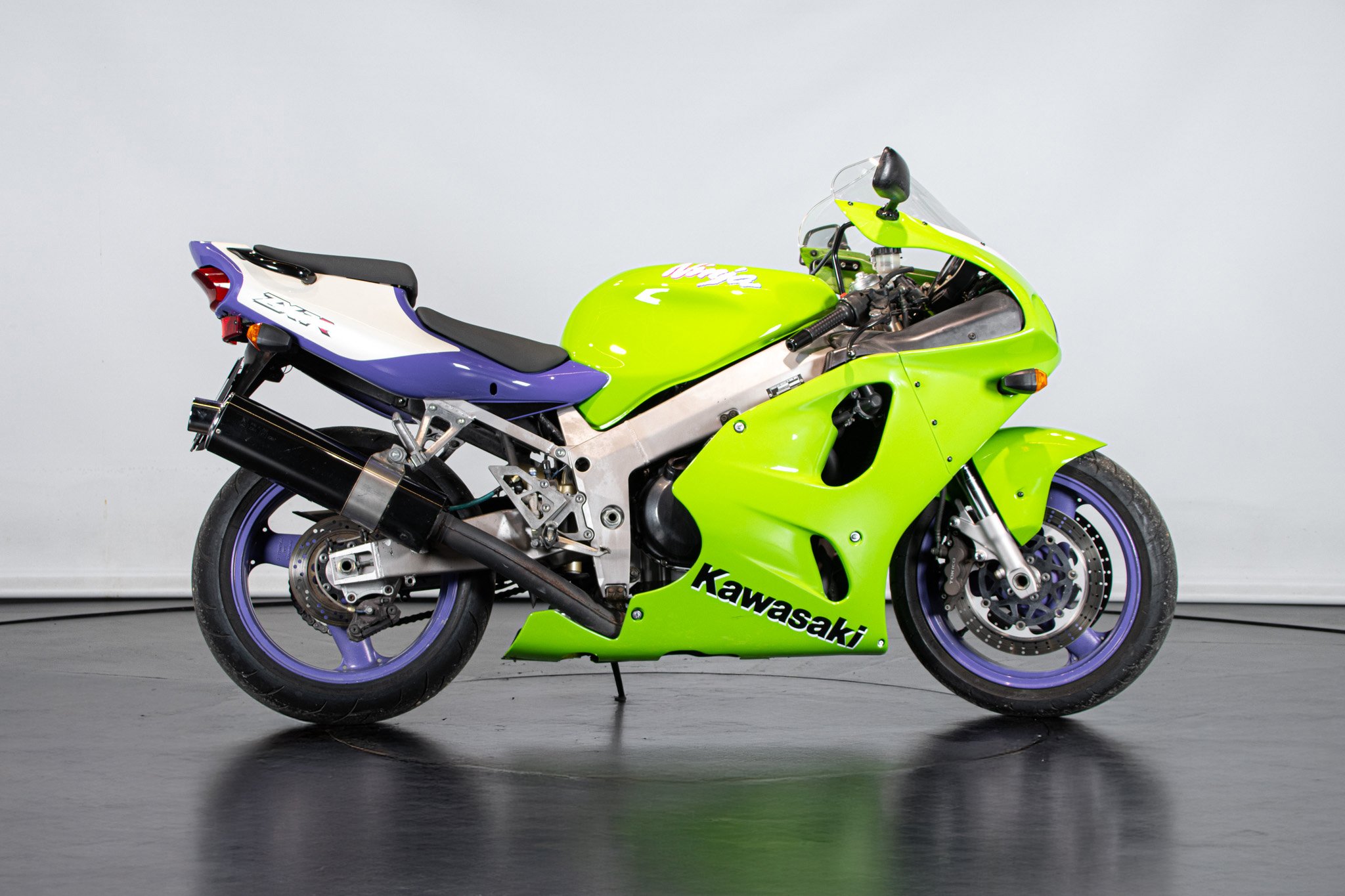 Kawasaki ZX-7R 