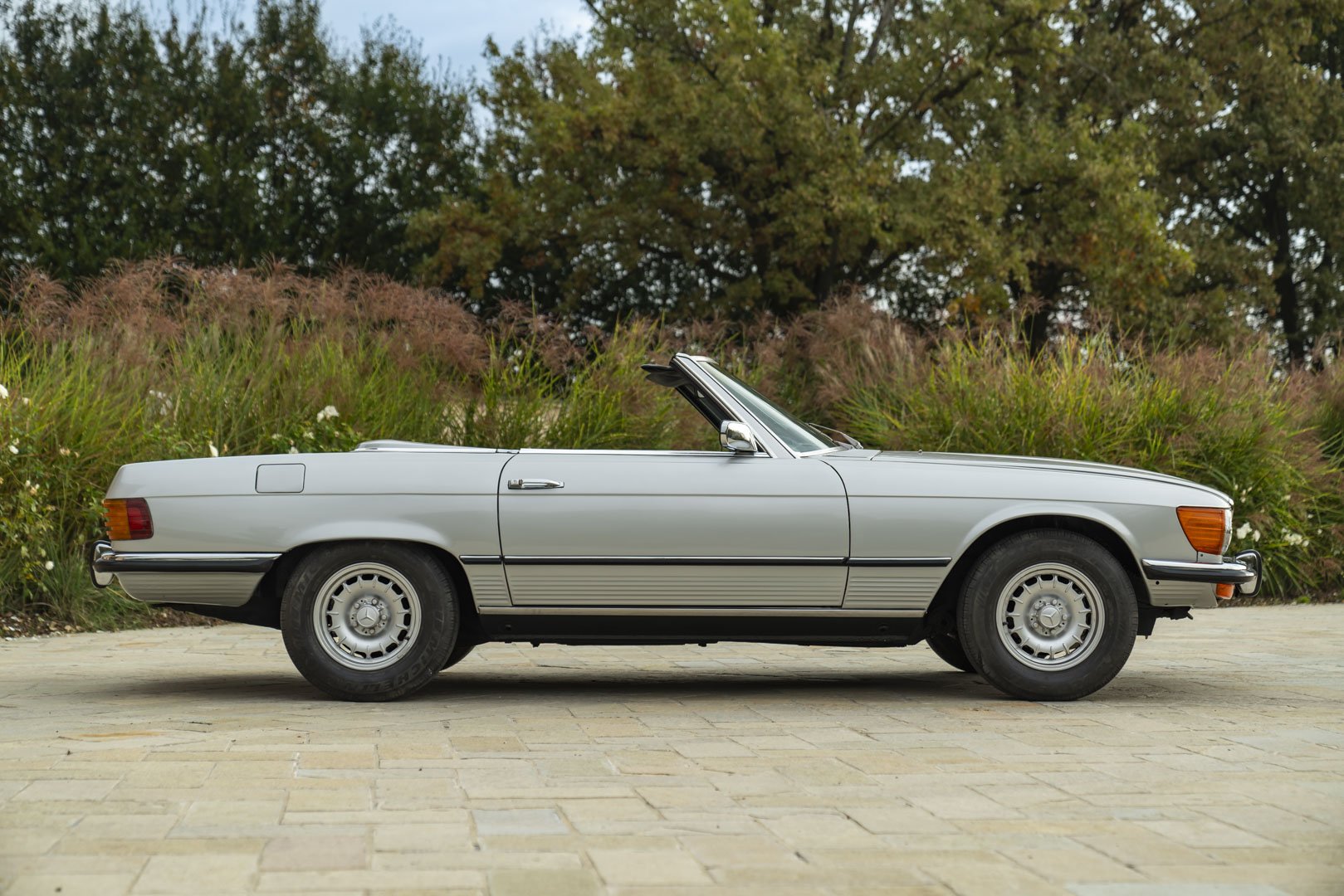 Mercedes Benz 450 SL 