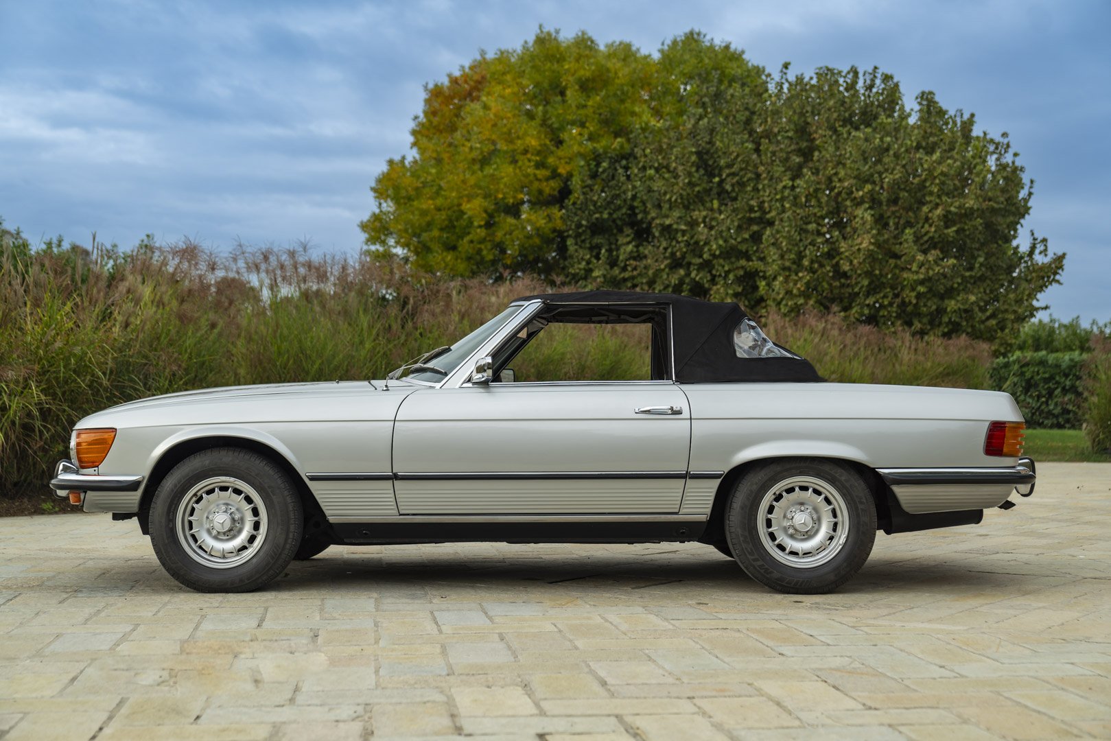 Mercedes Benz 450 SL 