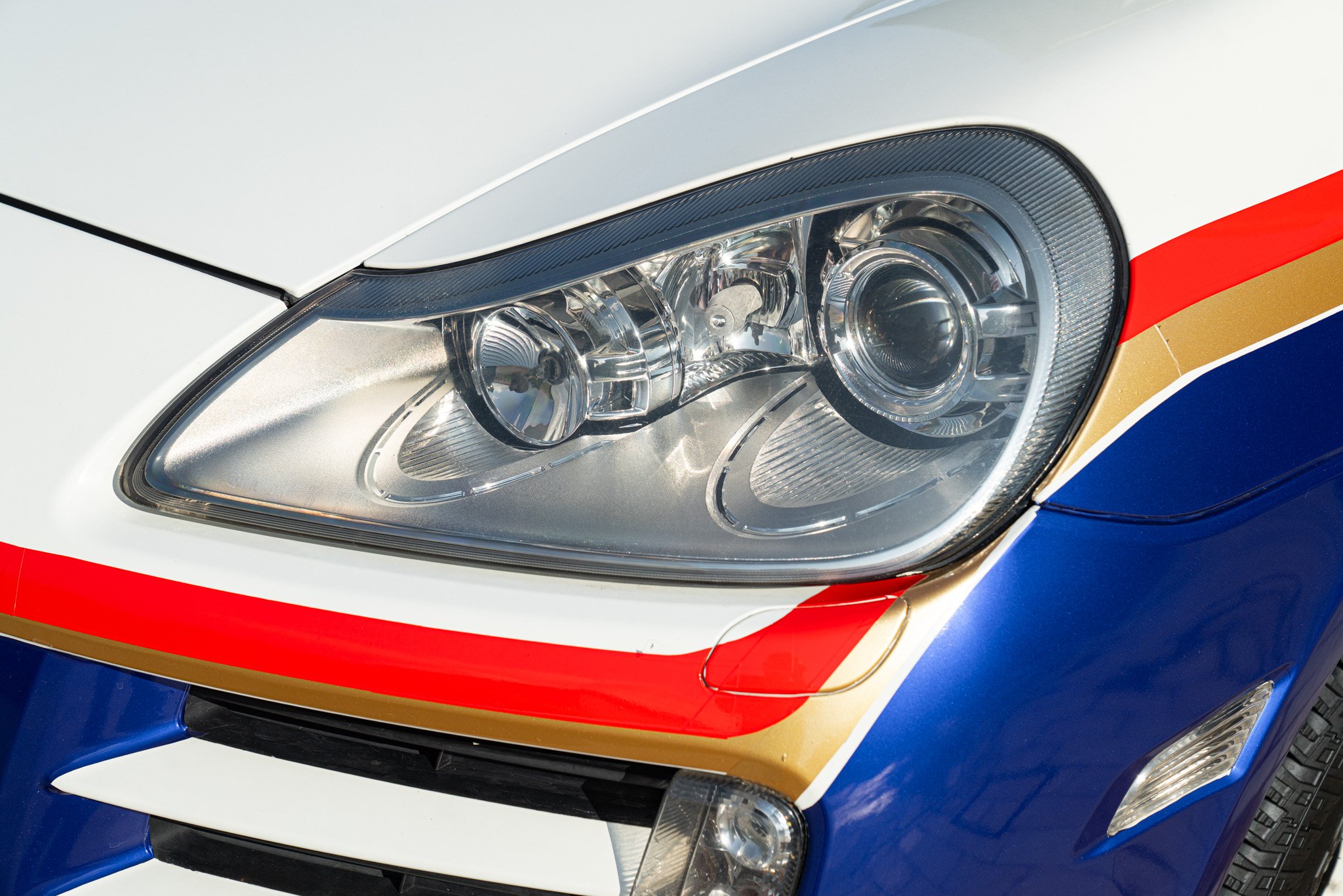 Porsche CAYENNE S LIVREA ROTHMANS 