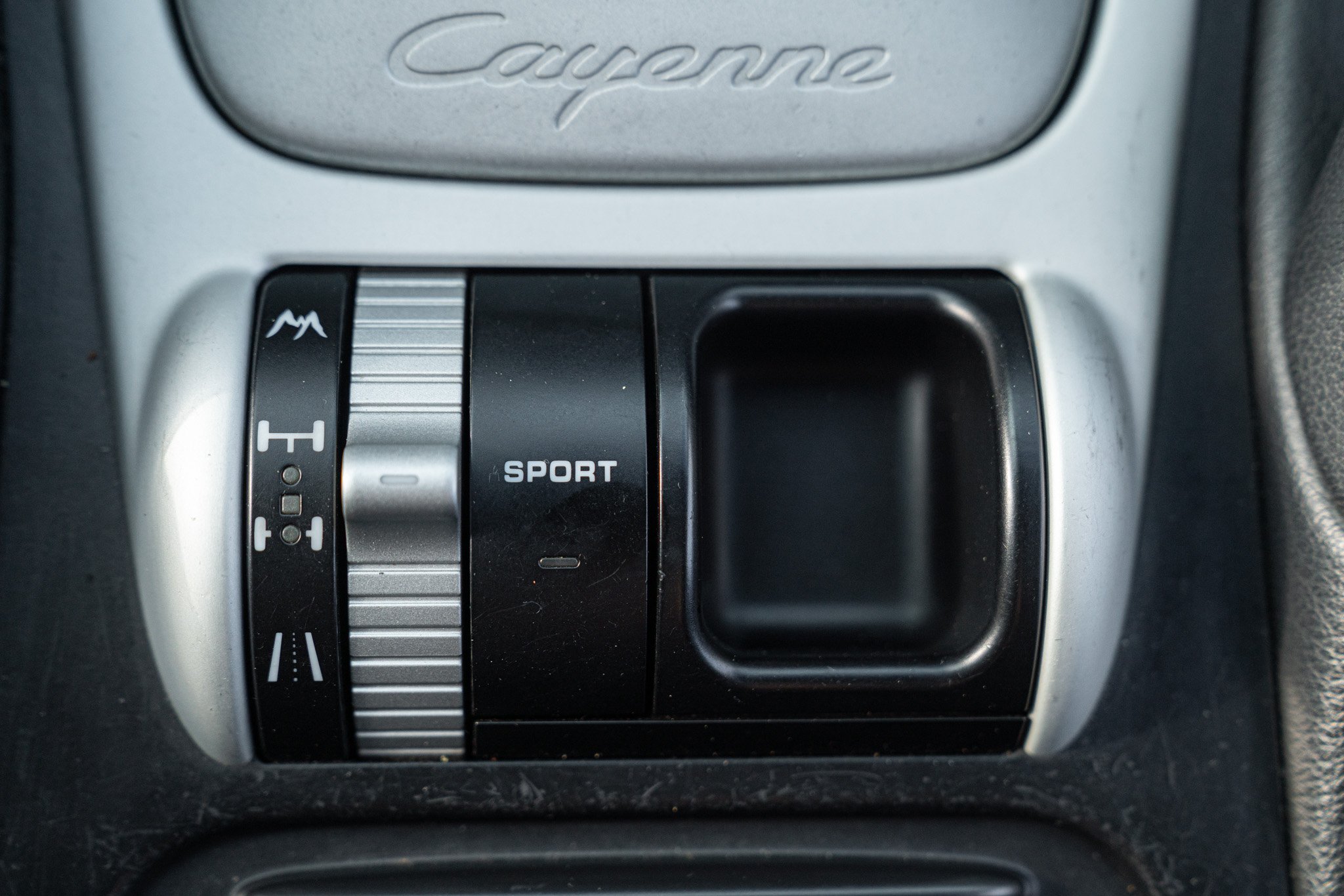 Porsche CAYENNE S LIVREA ROTHMANS 