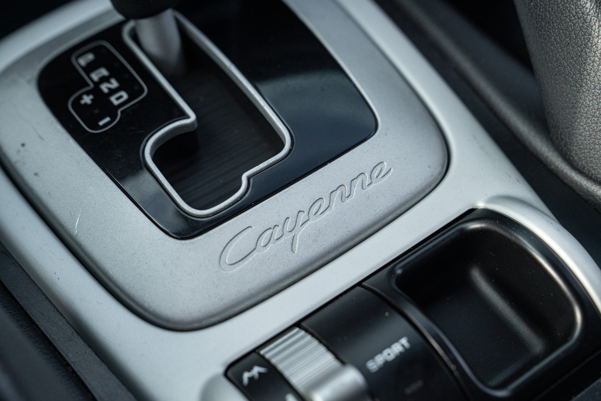 Porsche CAYENNE S LIVREA ROTHMANS 