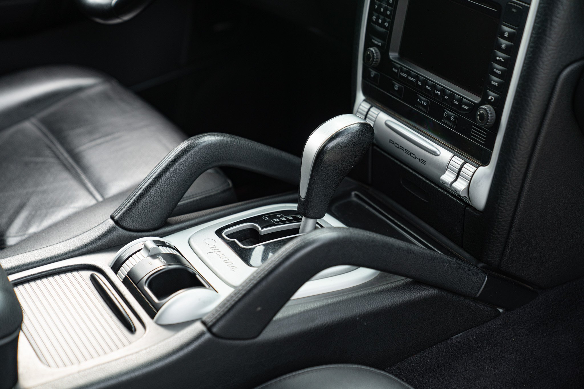 Porsche CAYENNE S LIVREA ROTHMANS 