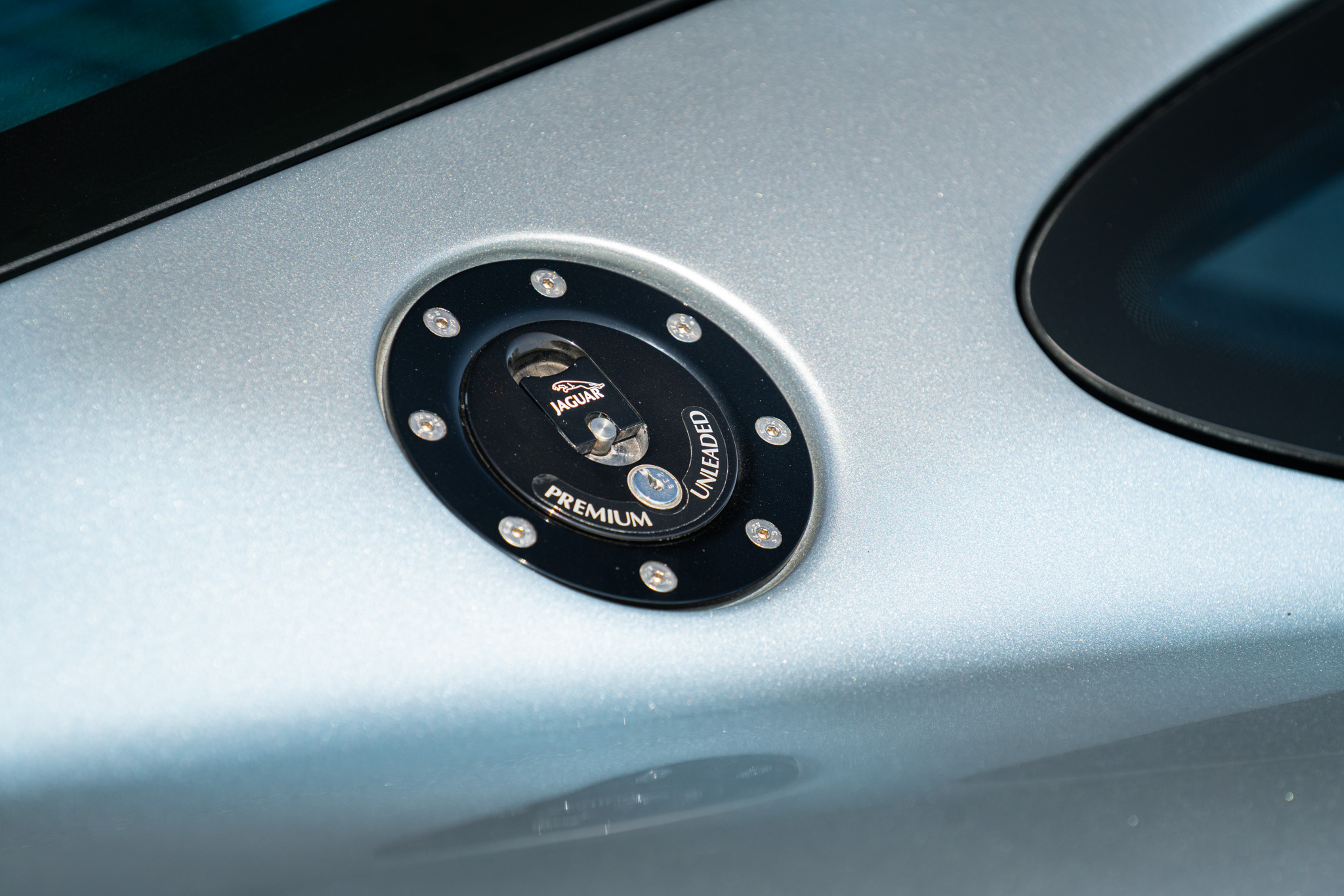 Jaguar XJ 220 