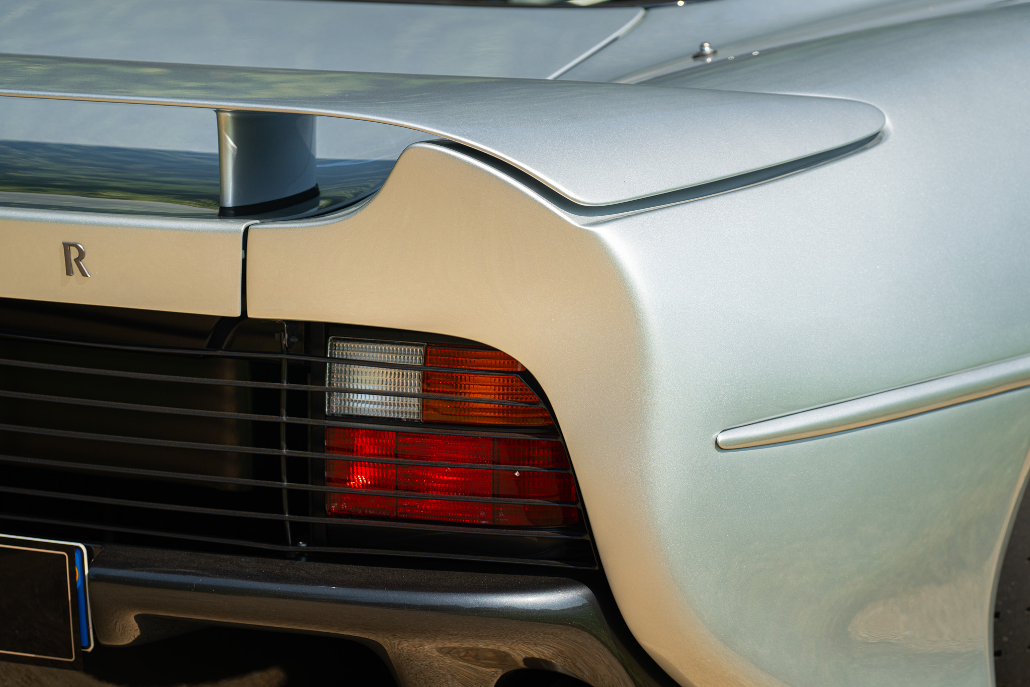 Jaguar XJ 220 