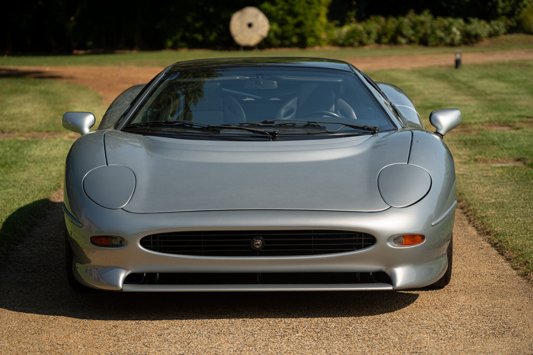 Jaguar XJ 220 