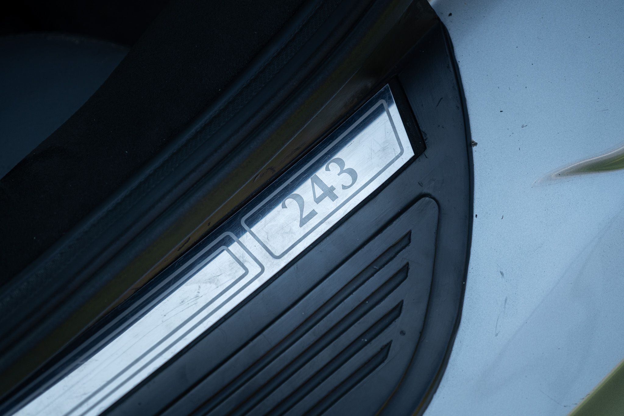 Jaguar XJ 220 