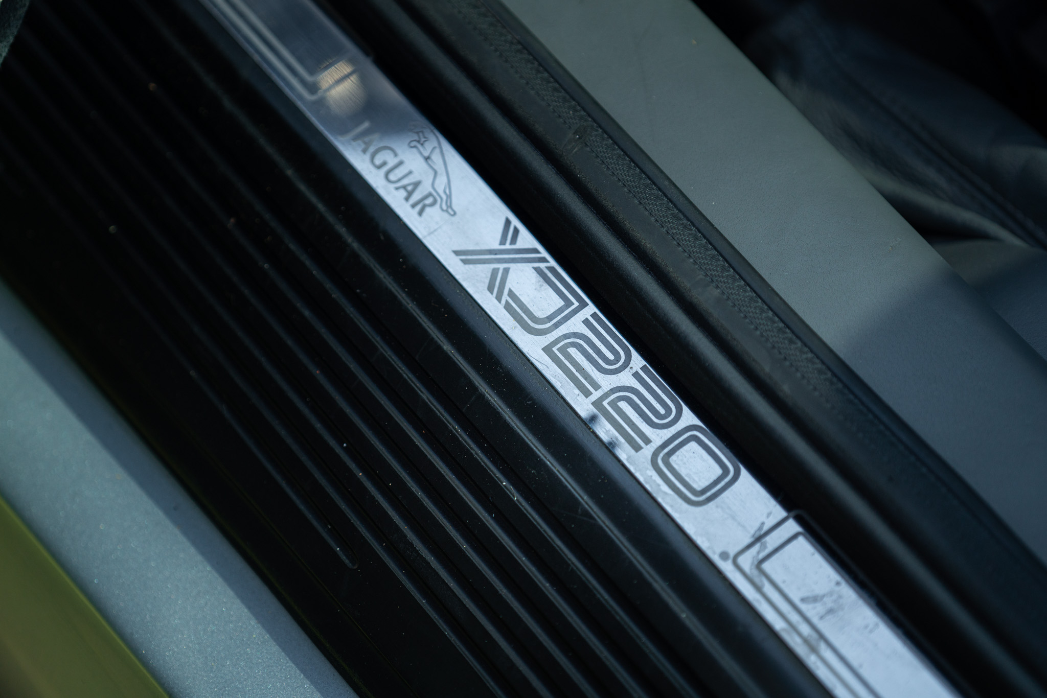 Jaguar XJ 220 