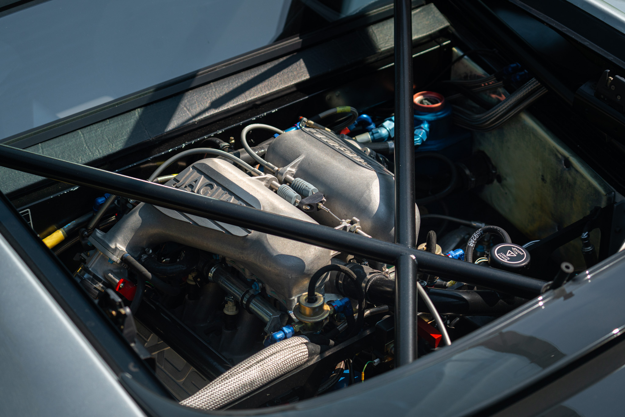 Jaguar XJ 220 