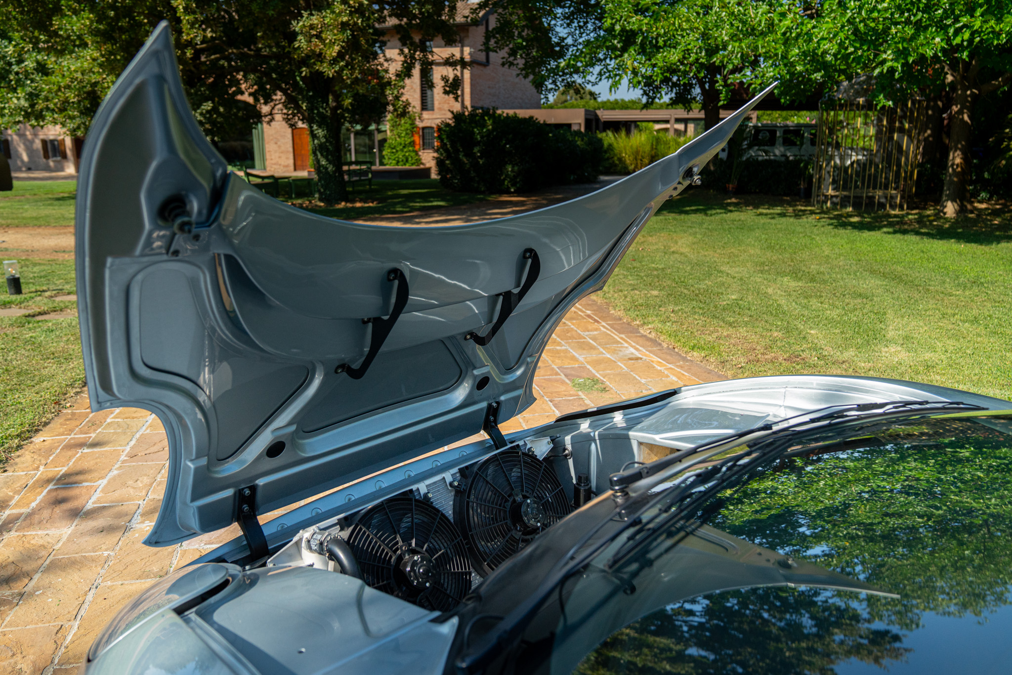 Jaguar XJ 220 