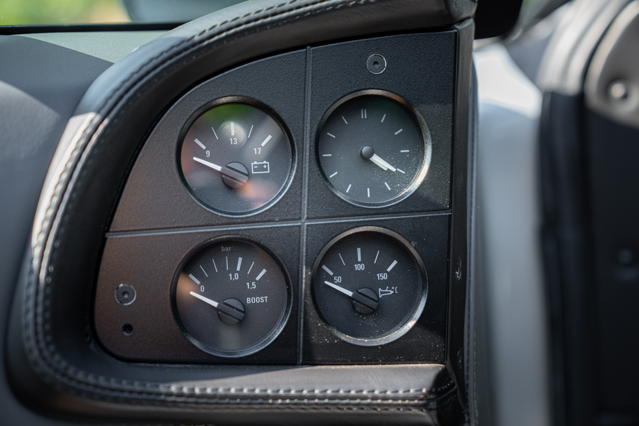 Jaguar XJ 220 