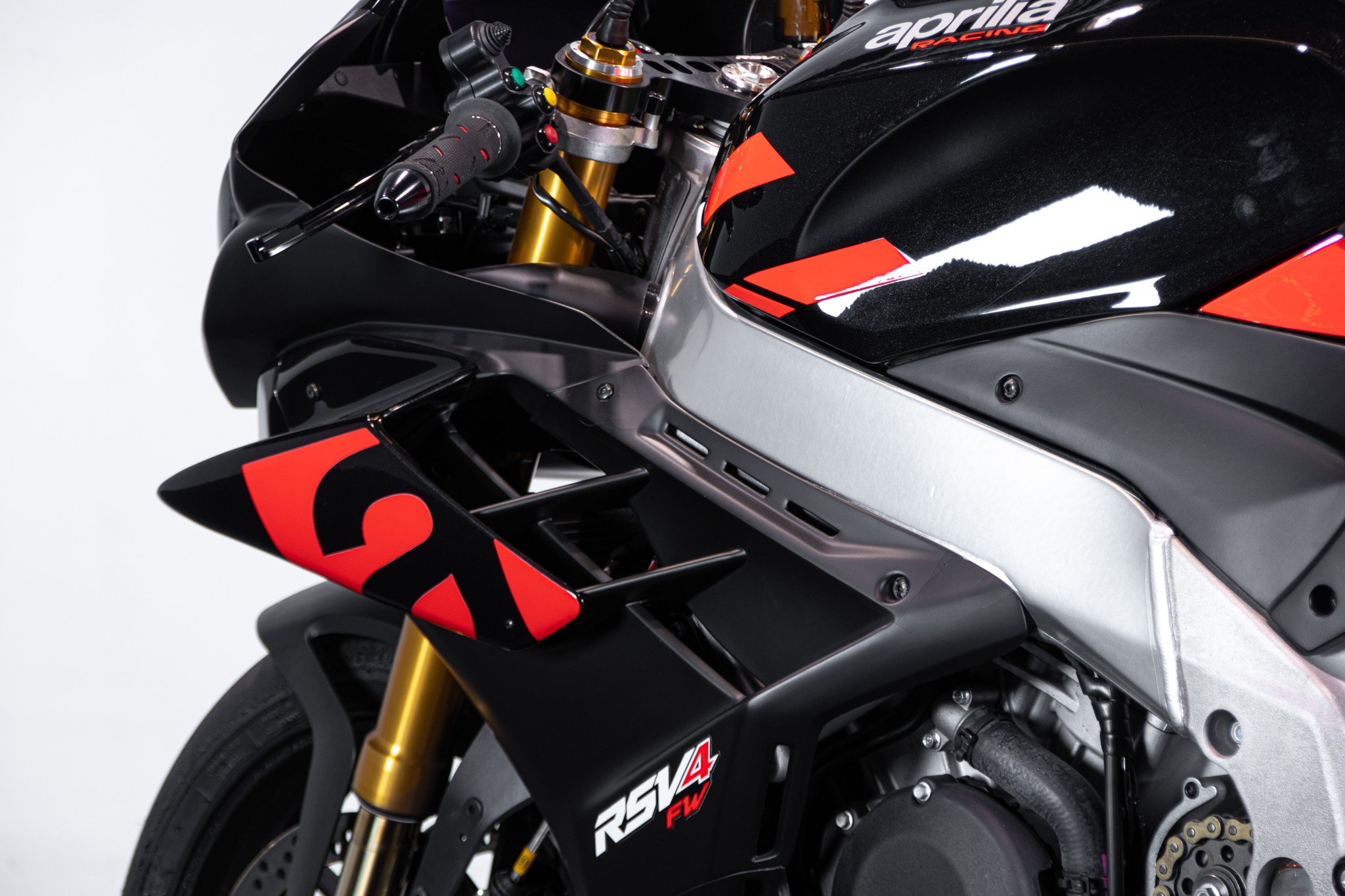 Aprilia RSV4 FACTORY WORKS 