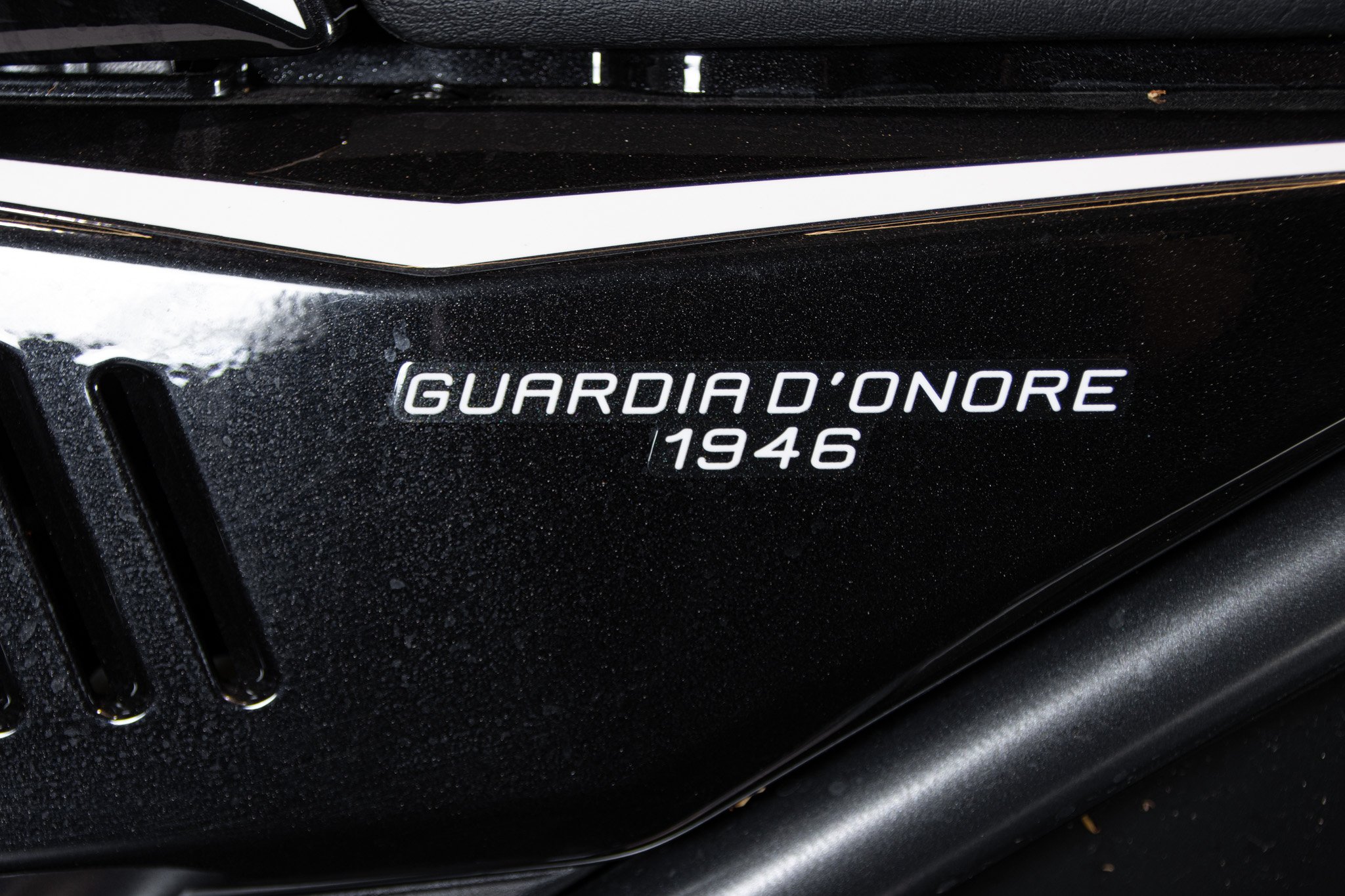Moto Guzzi V85 TT GUARDIA D’ONORE 1946 