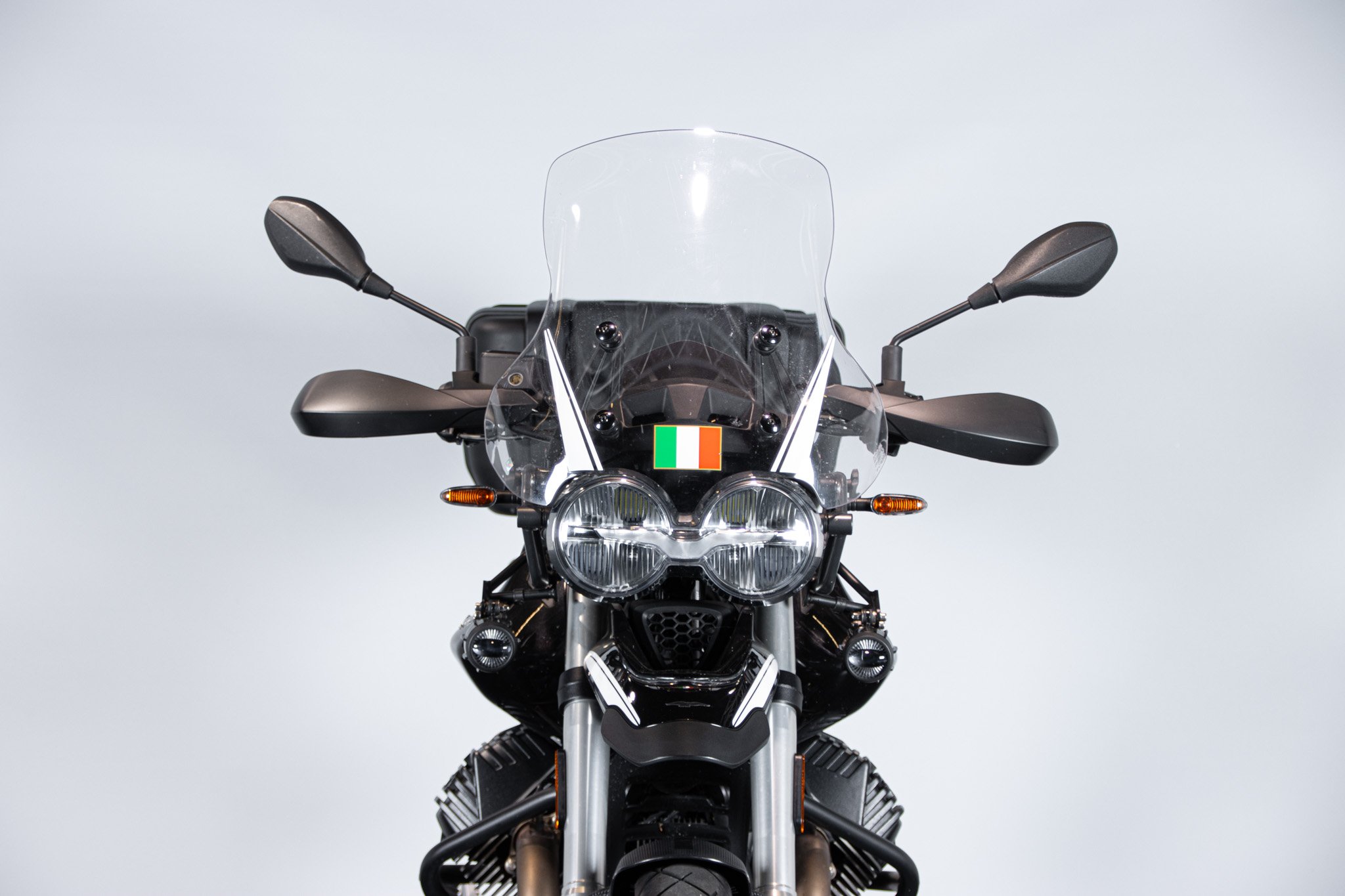 Moto Guzzi V85 TT GUARDIA D’ONORE 1946 