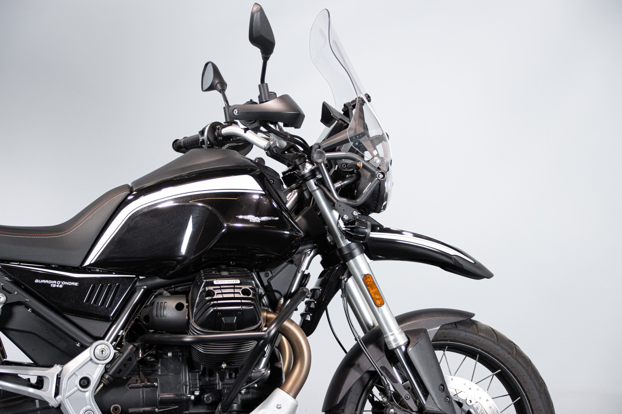 Moto Guzzi V85 TT GUARDIA D’ONORE 1946 