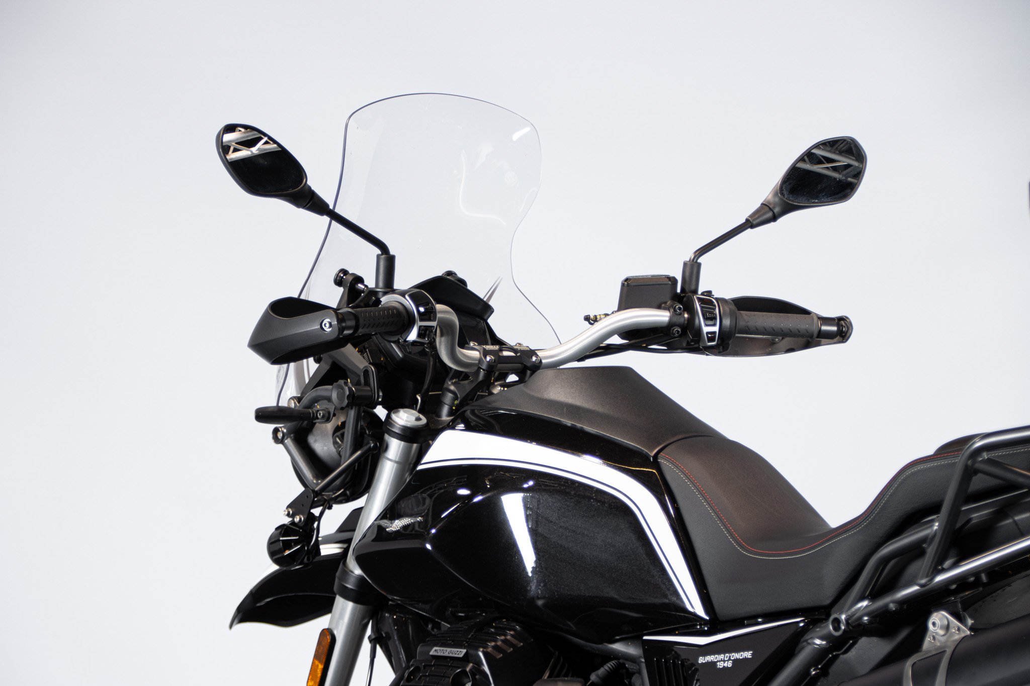 Moto Guzzi V85 TT GUARDIA D’ONORE 1946 