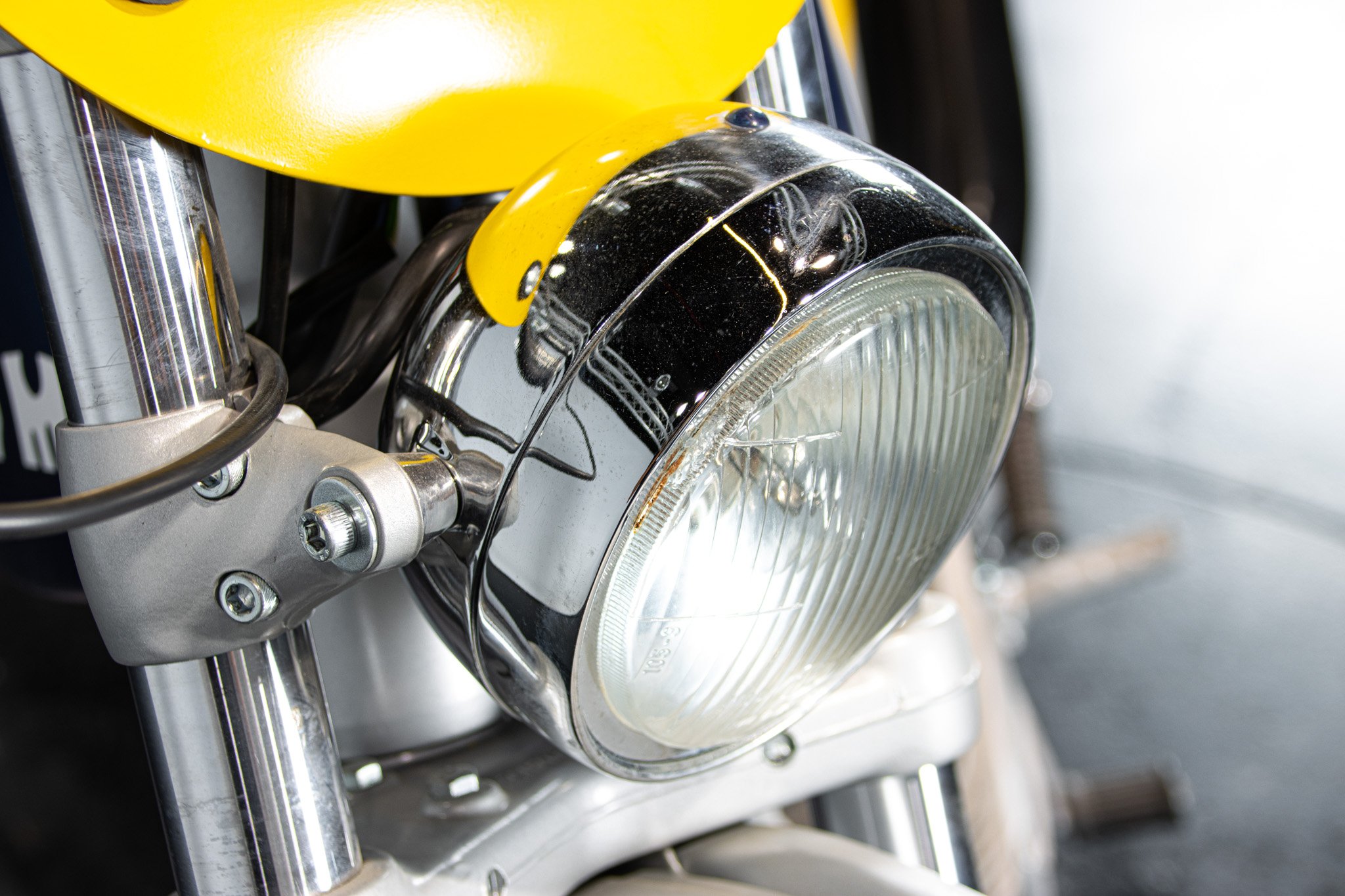 SWM SIX DAYS ES 125 
