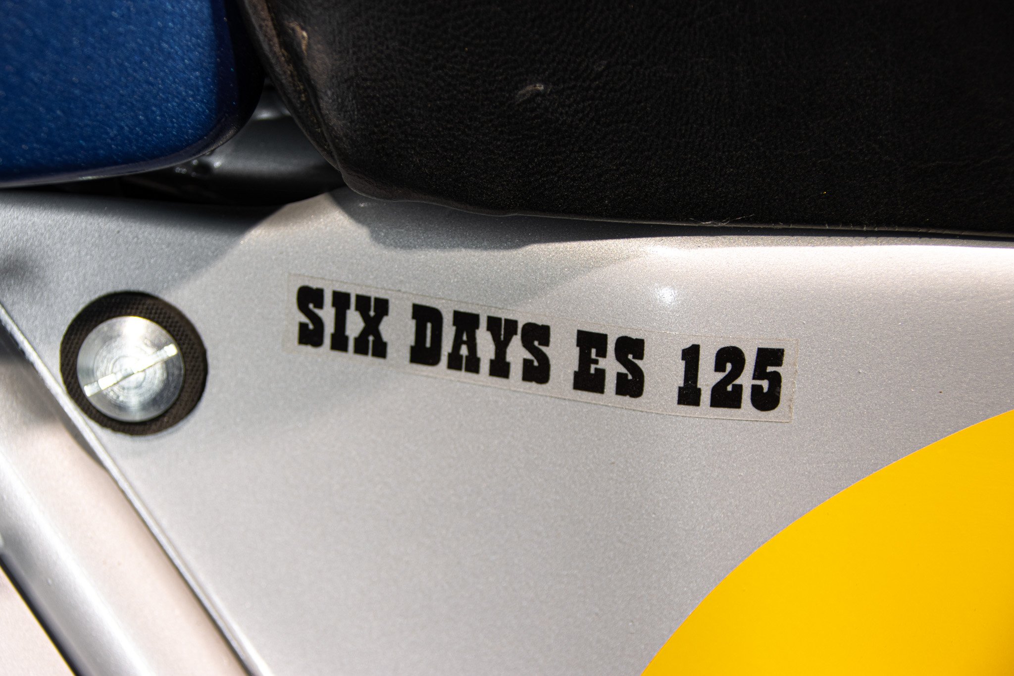 SWM SIX DAYS ES 125 