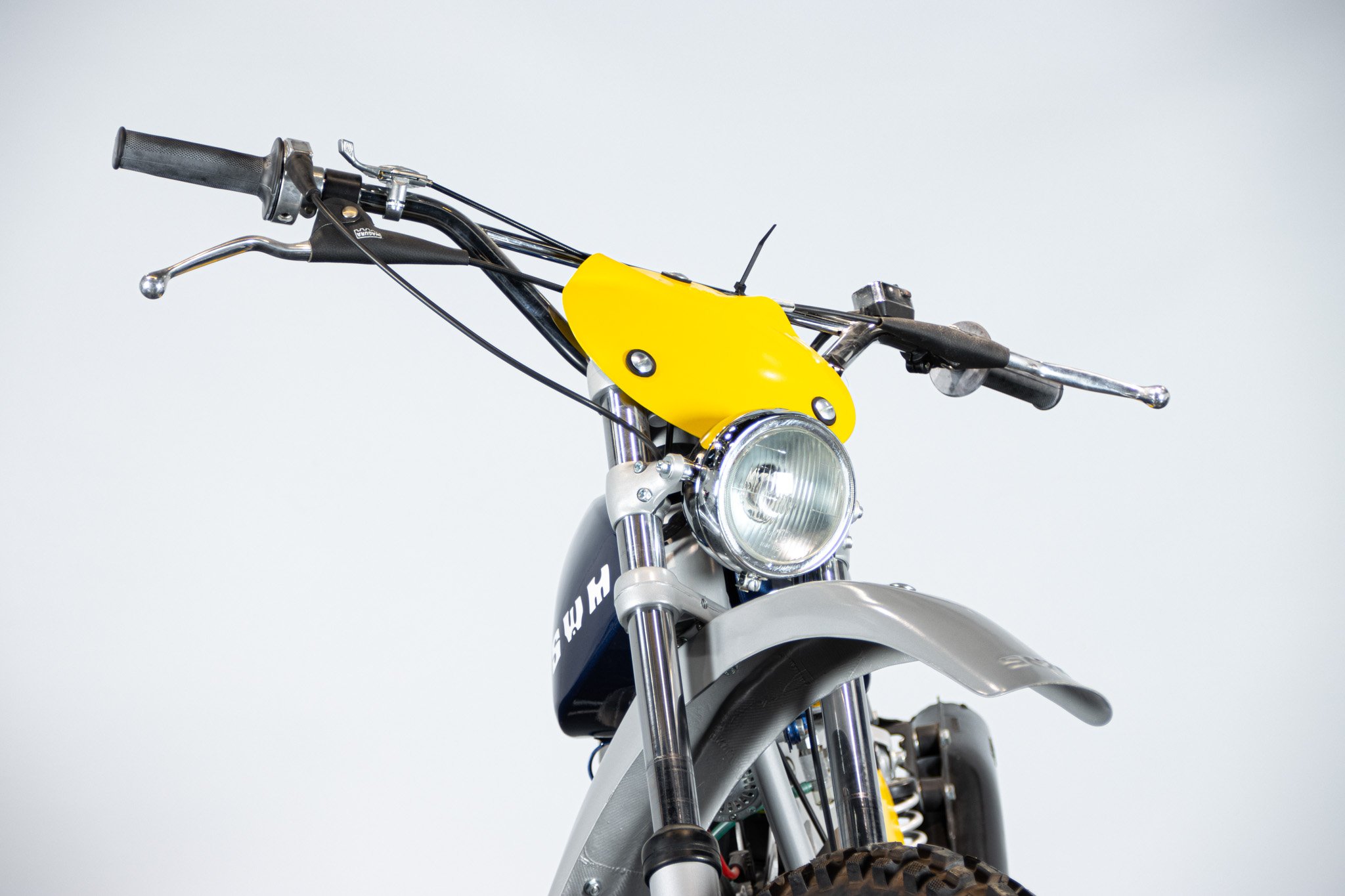SWM SIX DAYS ES 125 