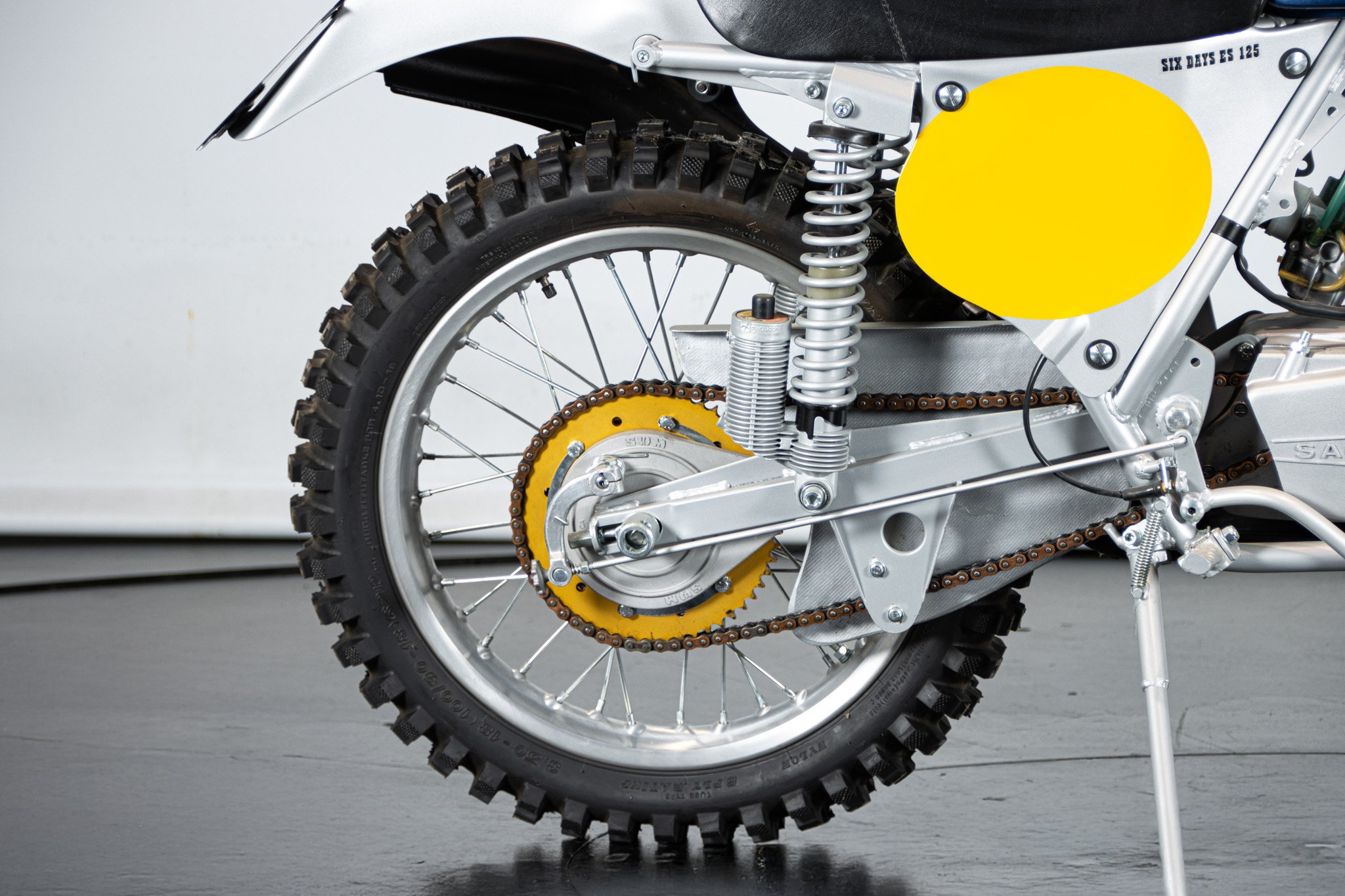 SWM SIX DAYS ES 125 