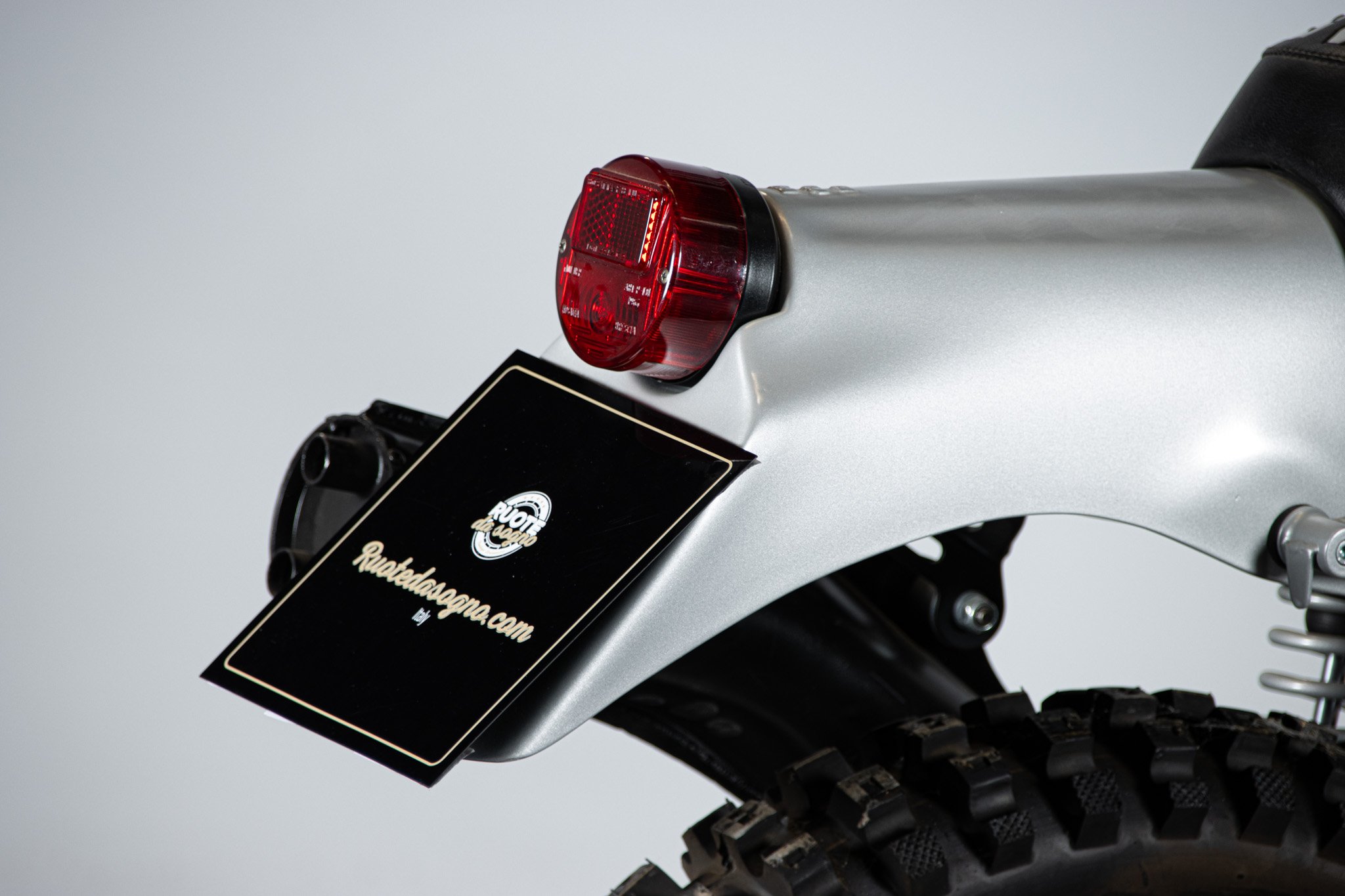 SWM SIX DAYS ES 125 