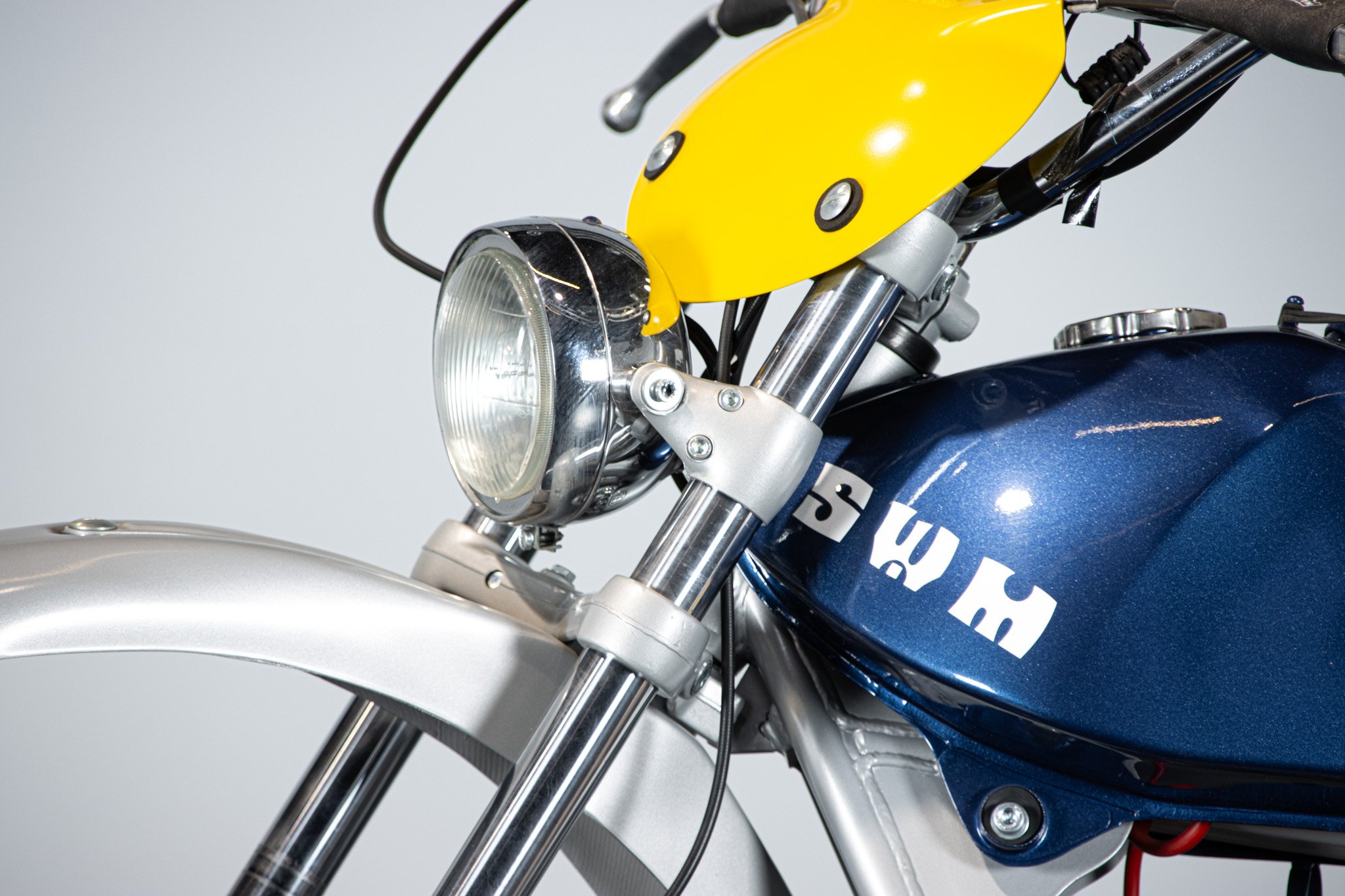 SWM SIX DAYS ES 125 