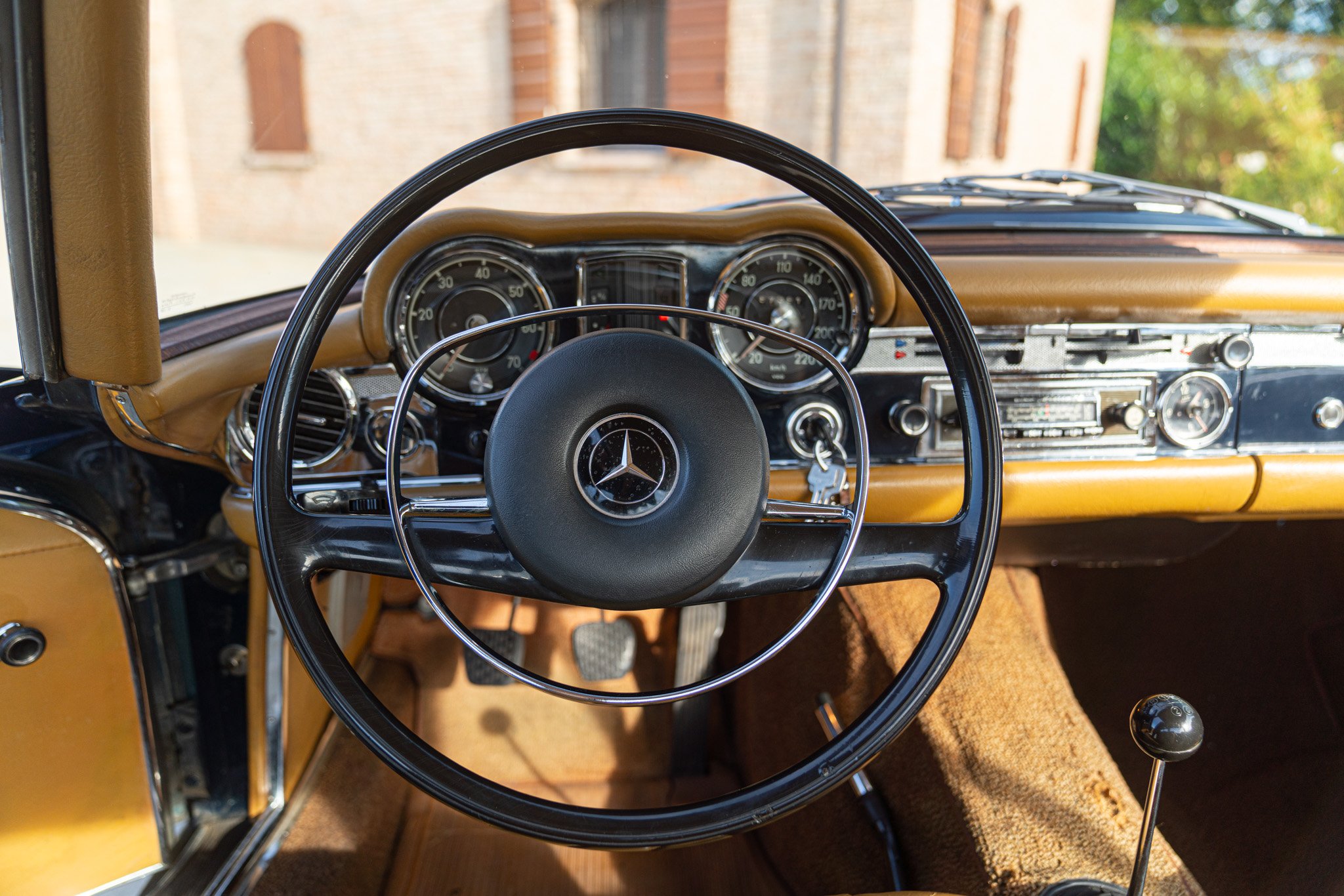 Mercedes Benz 280 SL 
