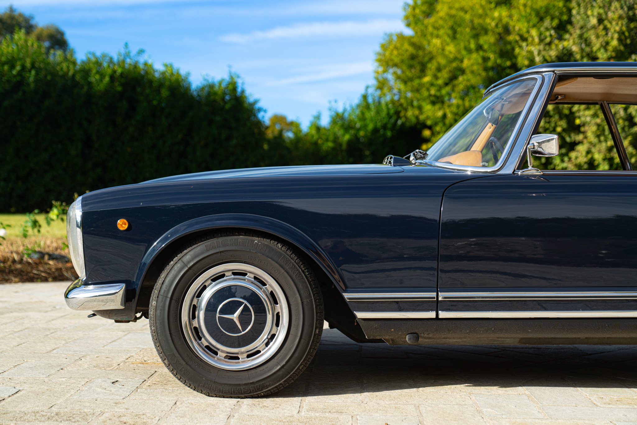 Mercedes Benz 280 SL 