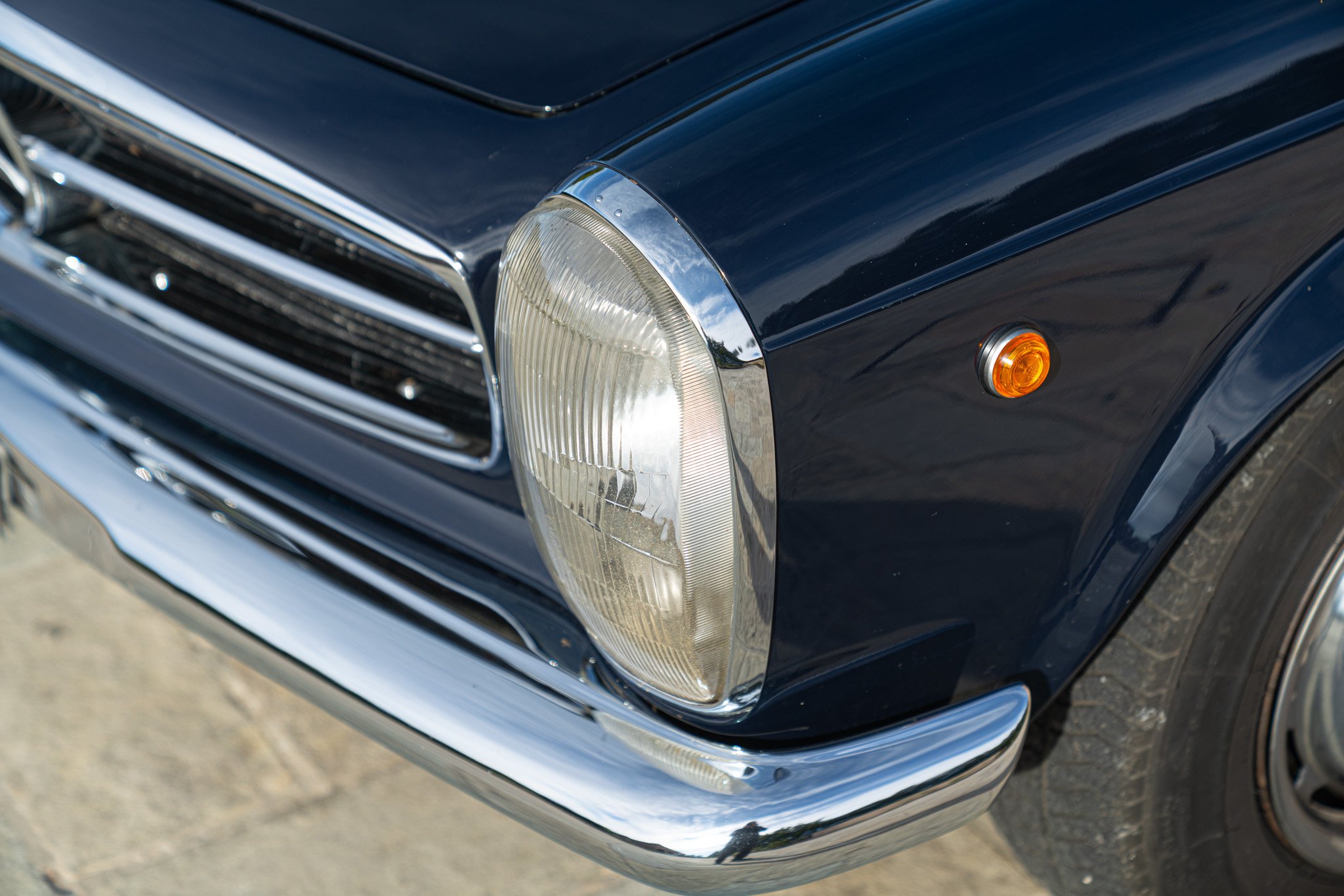 Mercedes Benz 280 SL 