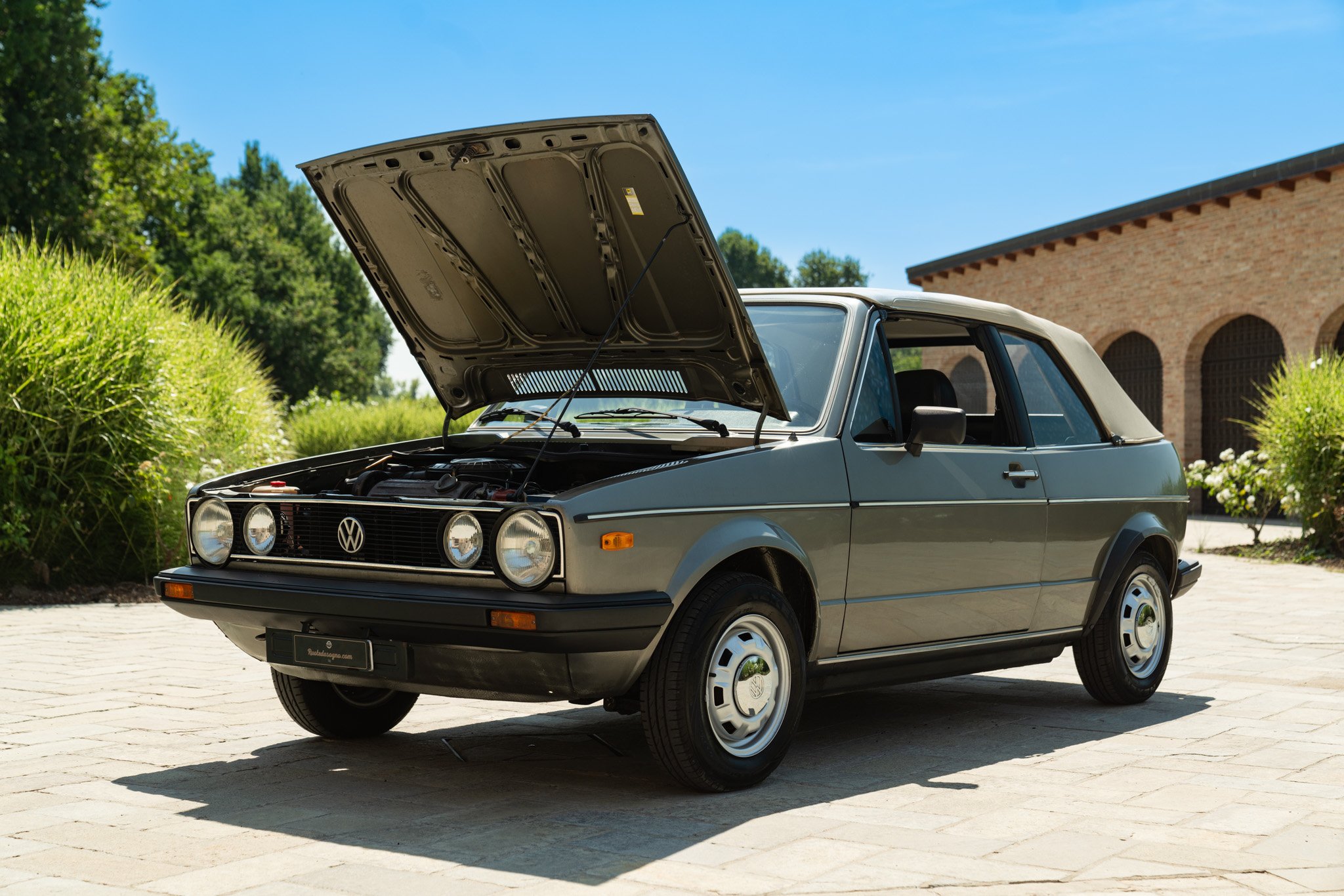 Volkswagen GOLF MK1 CABRIOLET 
