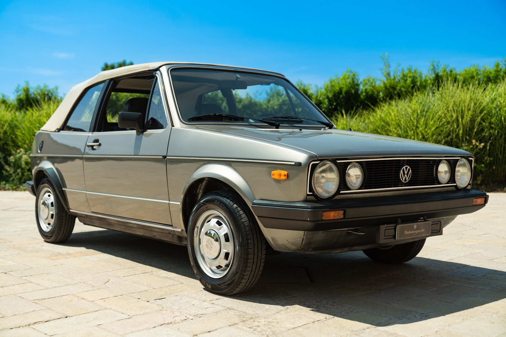 Volkswagen GOLF MK1 CABRIOLET 
