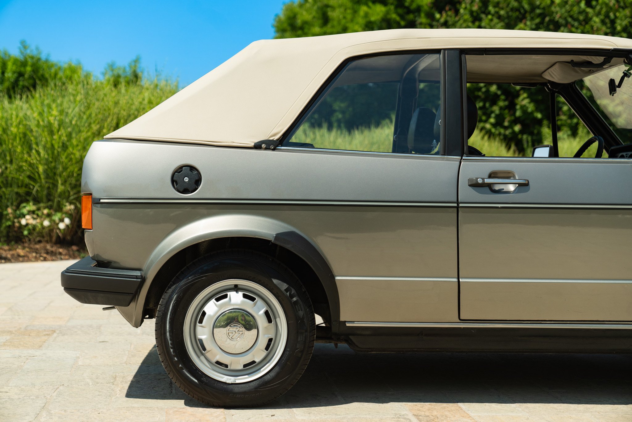 Volkswagen GOLF MK1 CABRIOLET 