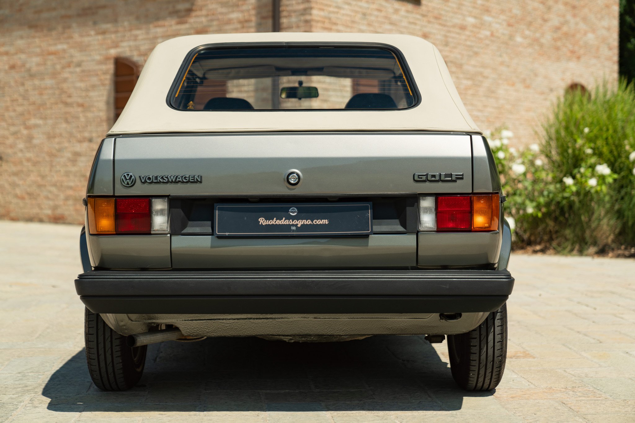 Volkswagen GOLF MK1 CABRIOLET 