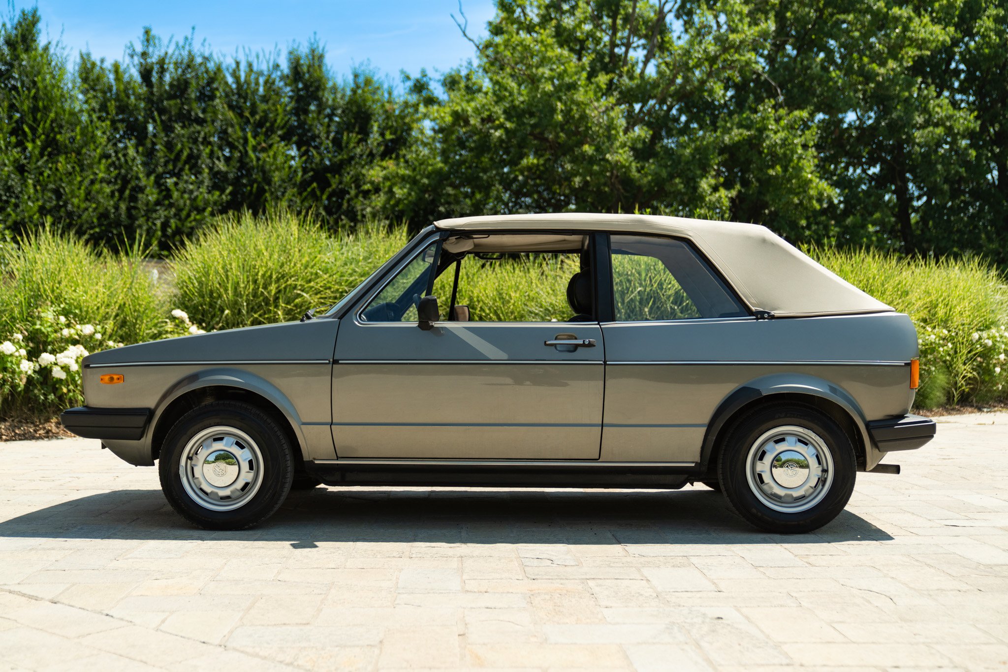 Volkswagen GOLF MK1 CABRIOLET 