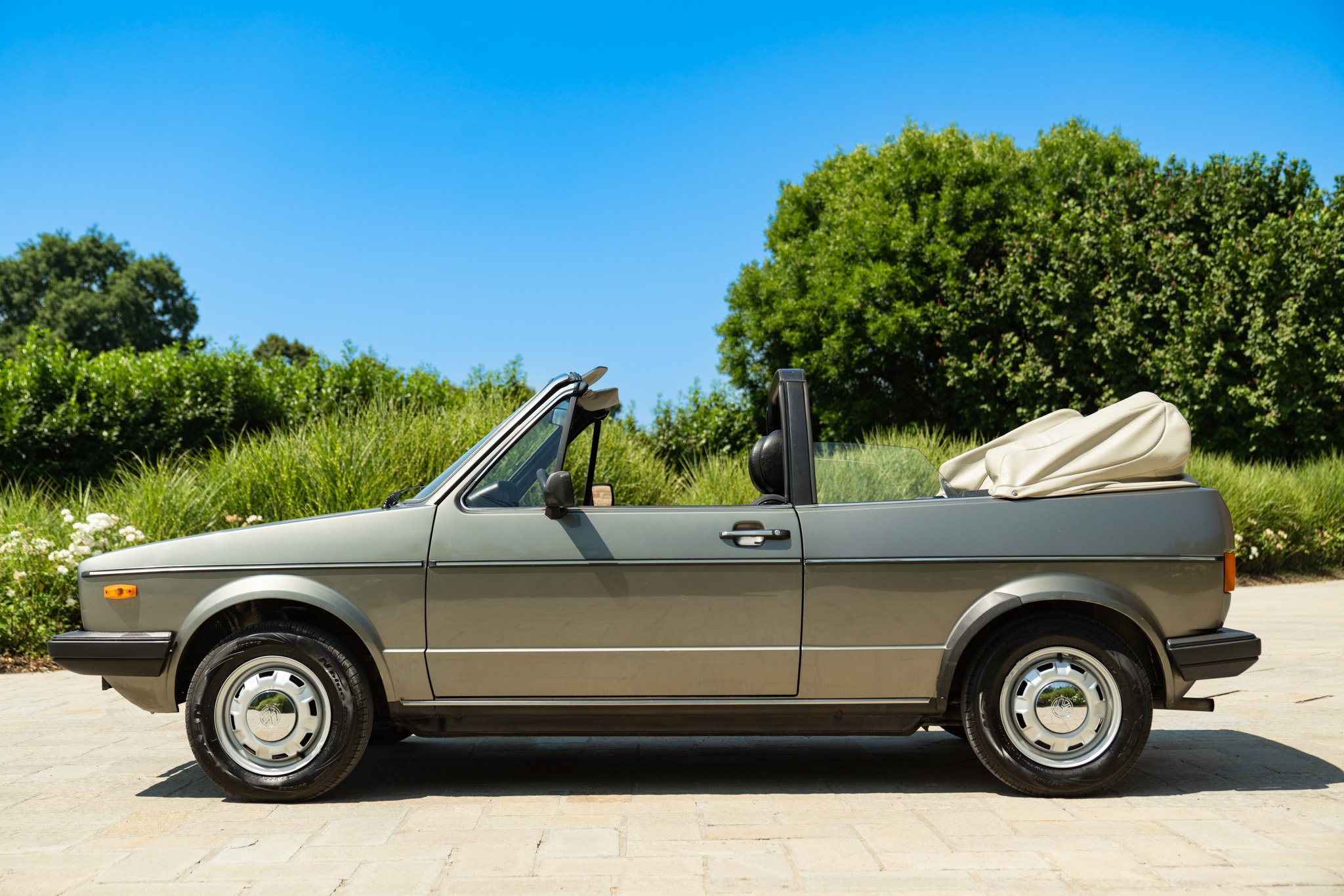 Volkswagen GOLF MK1 CABRIOLET 
