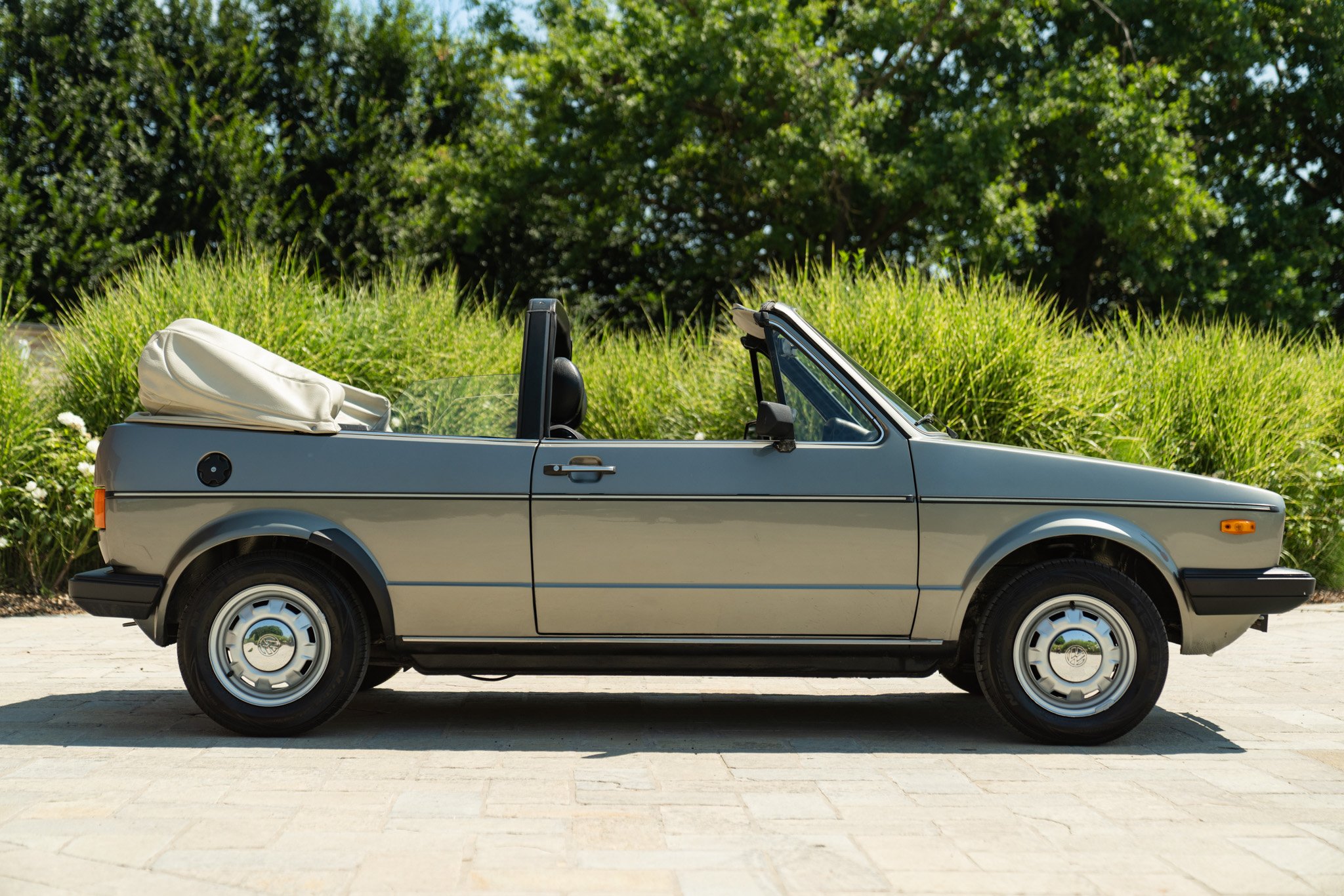 Volkswagen GOLF MK1 CABRIOLET 