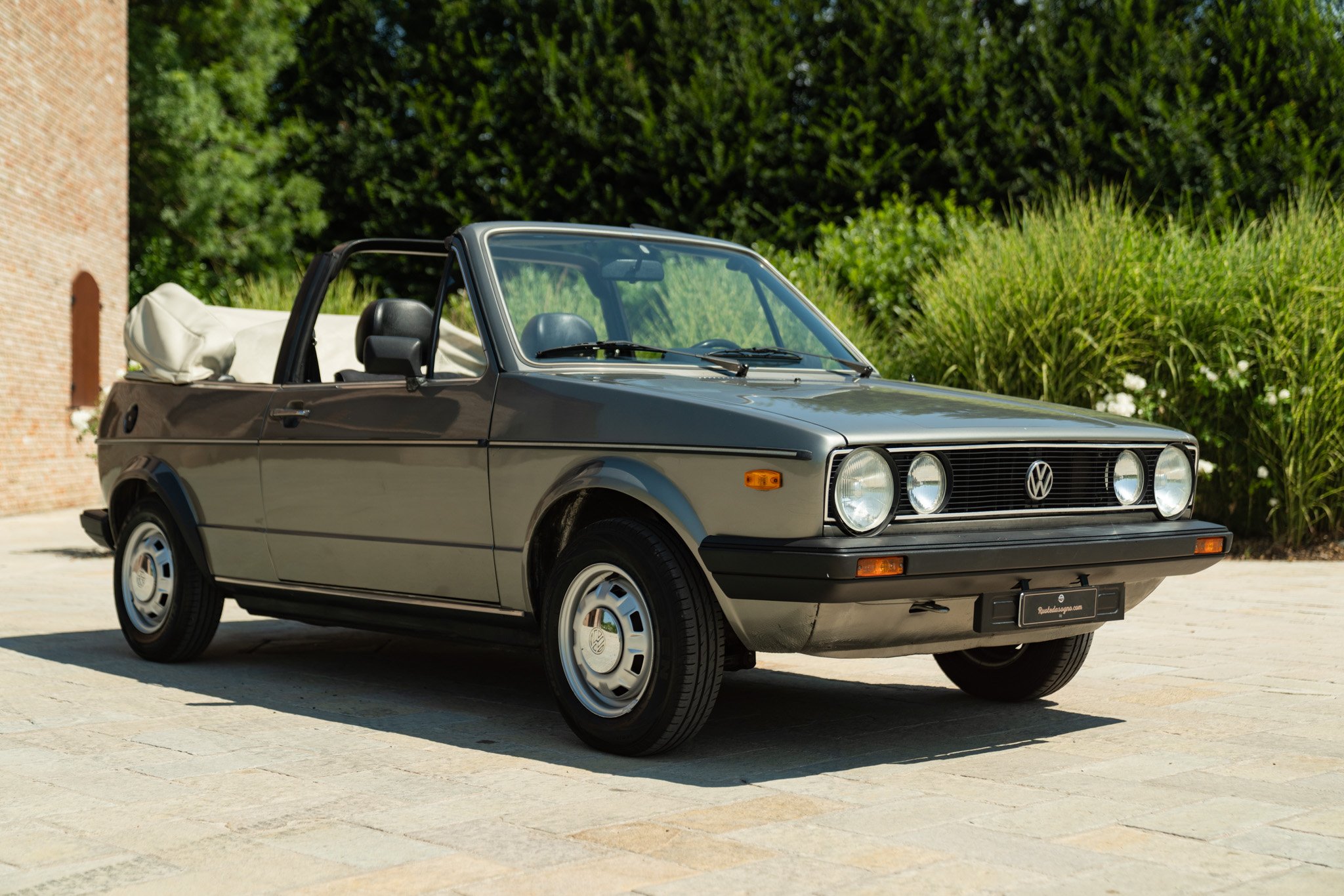 Volkswagen GOLF MK1 CABRIOLET 