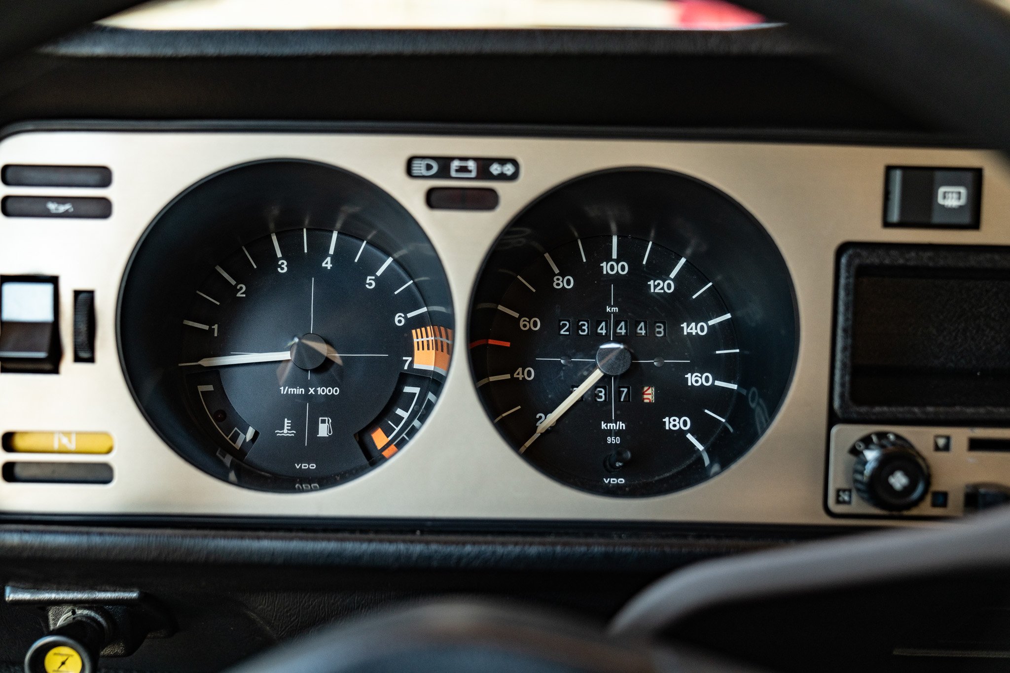 Volkswagen GOLF MK1 CABRIOLET 