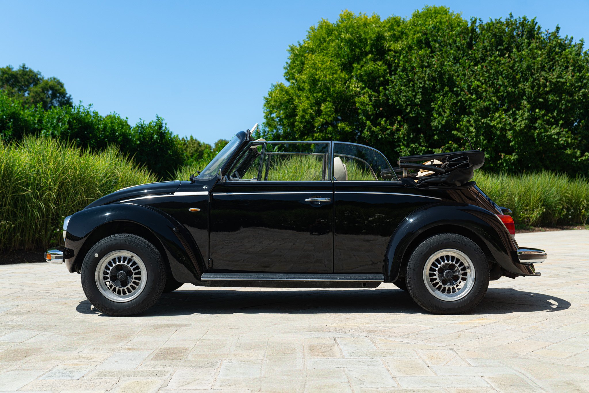 Volkswagen MAGGIOLONE CABRIOLET 1303 