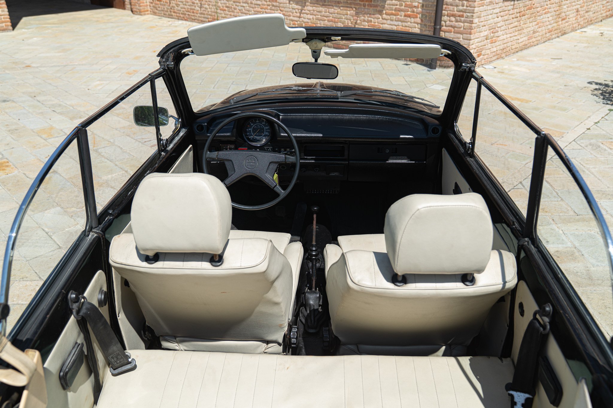 Volkswagen MAGGIOLONE CABRIOLET 1303 