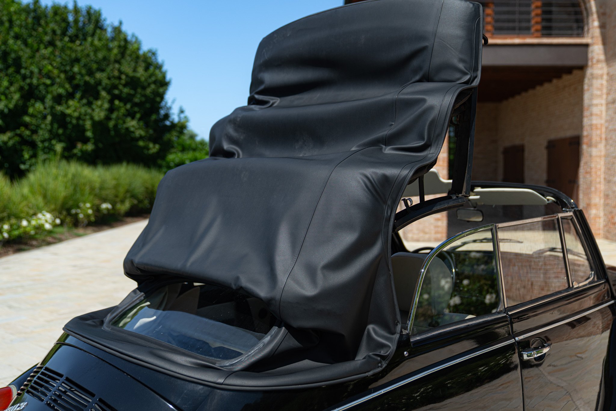 Volkswagen MAGGIOLONE CABRIOLET 1303 