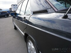 Mercedes Benz  190 E 2.3