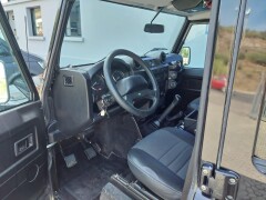 Land Rover Defender 110 SE