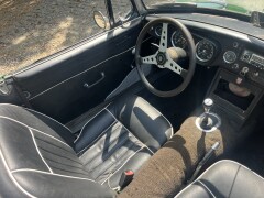 MG B Roadster