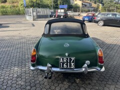 MG B Roadster