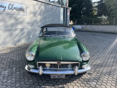 MG B Roadster