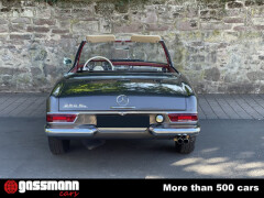 Mercedes Benz 230 SL Pagode mit Hard-Top und Stehendem 